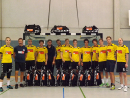 Handball 1. Herren von Eintracht Hiltrup mit Sporttaschen im September 2013